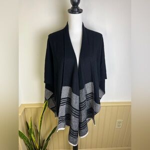 C by Bloomingdale’s S Wool Cashmere Black Plaid Poncho Shawl Fall Layering Top